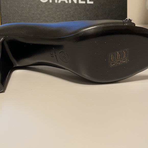 Chanel open lamb skin pumps - Picture 7 of 9